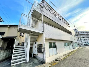 グランドステータス日高【3階】の外観