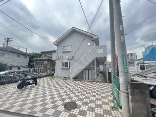 ロイヤルハイム【2階】の外観