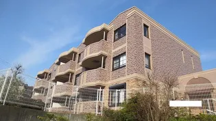 パインヒルズ参番館の画像