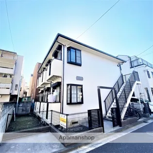 ファミーユ生麦【2階】の外観