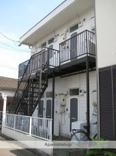 プラザ六浦【1階】の外観