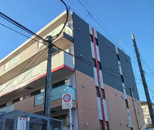 ヴェリーヌ【3階】の外観