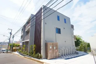 プランドール横浜【2階】の外観