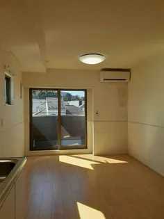 アーク磯子【3階】の居間