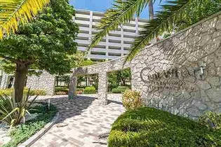 ライオンズマンションセントワーフ横濱【10階】の外観