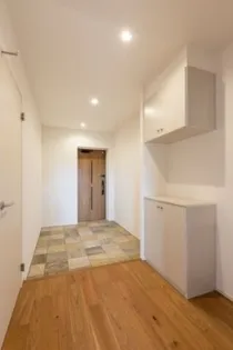 NOVEMしらとり台【1階】の玄関