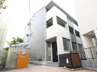 レフィナード【2階】の外観