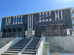 シャディナス【2階】の外観