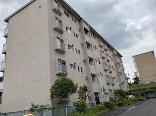 上郷西ケ谷団地壱号棟【1階】の外観
