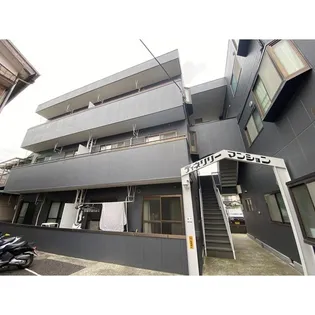 ディネリリーマンション【3階】の外観