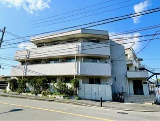 神奈川県鎌倉市岩瀬【マンション】の外観