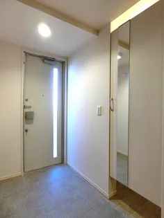 グレイスコート湘南【2階】の玄関