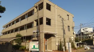 サニーフラット三ツ沢【303号室】の外観