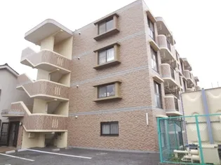 ルミエール湘南【3階】の外観