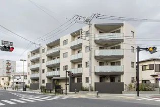 ホワイトアーミン湘南【1階】の外観