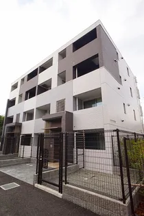 ラ・ルミエール湘南【1階】の外観