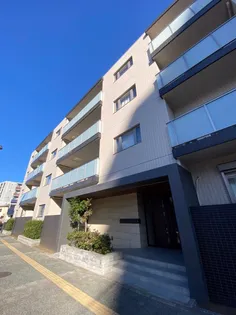 ホワイトアーミン湘南【1階】の外観