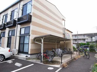 レオパレス四ツ裏【1階】の外観