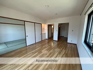 ディアコート大庭【2階】の居間