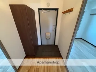 ディアコート大庭【2階】の玄関