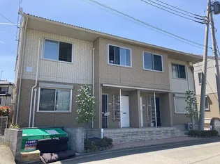 アルバピアザ鶴巻A【1階】の外観