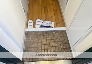 ジュネパレス大和第03【3階】の玄関