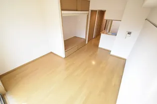 長塚ハイツ【4階】の居間