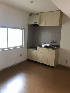 ハイツ村石【1階】の居間