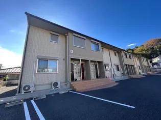 越の山ハイツ A【1階】の外観