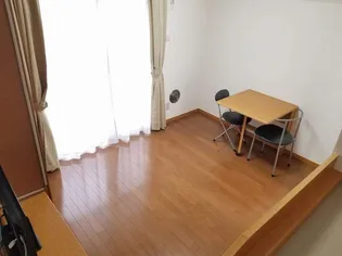 レオパレスベルウッド【1階】の居間