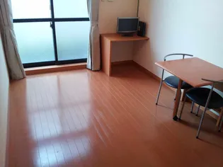 レオパレスパノラマハイツ八幡山【1階】の居間