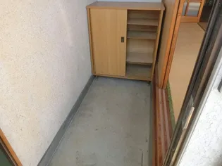 ハイツ群芳園【1階】の玄関