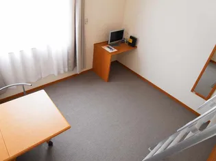 レオパレスボヌール桜森【1階】の居間