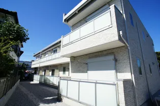 リブリ・腰越【2階】の外観