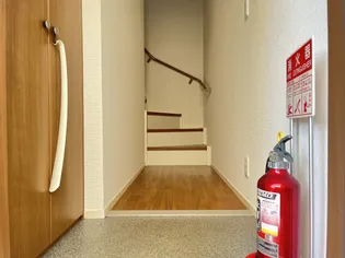 MM ヴィラージュⅣ【201号室号室】の玄関