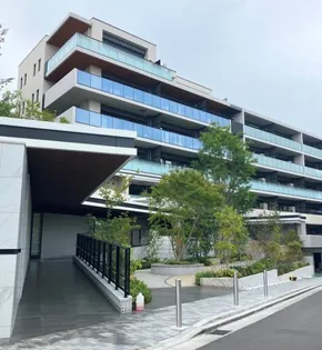 プラウド青葉台【2階】の外観