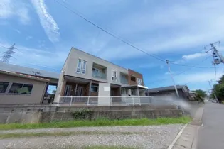 ハウス カネジュウ【2階】の外観