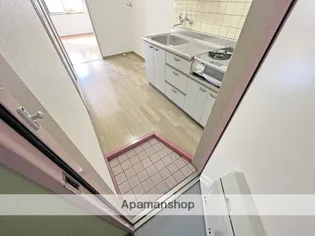 パティ・イーストB【215号室】の玄関