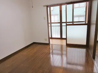 コーポ昴【105号室】の居間