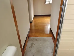 マニフィックL【105号室】の玄関