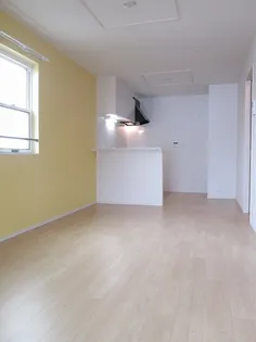 アストランティア ウエスト【2階】の居間