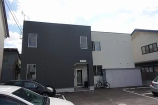 富山県富山市窪新町【マンション】の外観