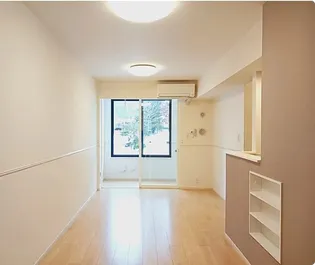 ニューバンブスⅣ【1階】の居間