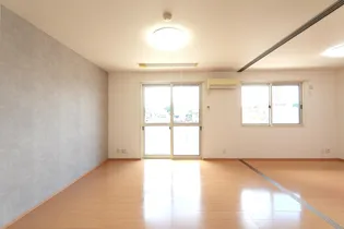 メゾン ドレッセ【1階】の居間