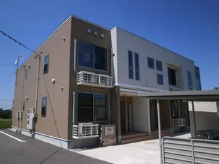 バハリ【2階】の外観