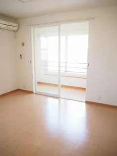 ノワ・ド・ココA【1階】の居間