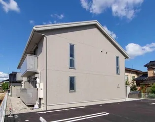 富山県高岡市上関町【アパート】の外観