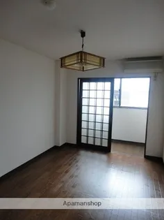 グリーンハイツ【202号室】の居間