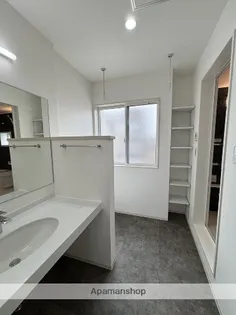 ジオコート上赤江 A棟【102号室】の内装