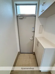 ジオコート上赤江 A棟【102号室】の玄関